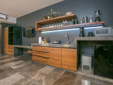 SOFISTICADO ESTUDIO DE ESTILO UNICO