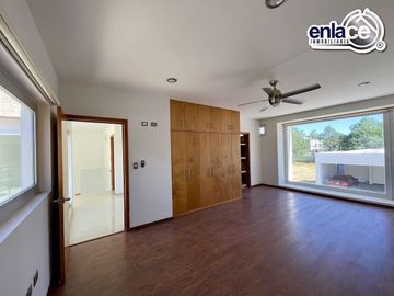 CASA EN VENTA EN LAS PRIVANZAS