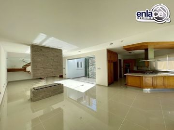 CASA EN VENTA EN LAS PRIVANZAS