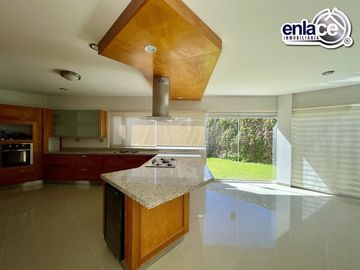 CASA EN VENTA EN LAS PRIVANZAS