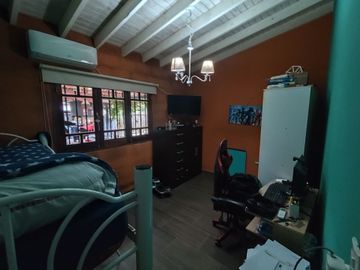 VENTA CASA 4 AMBIENTES MORENO