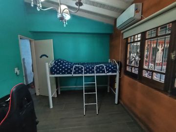 VENTA CASA 4 AMBIENTES MORENO