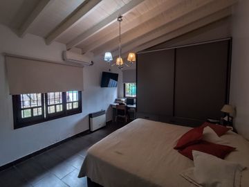 VENTA CASA 4 AMBIENTES MORENO