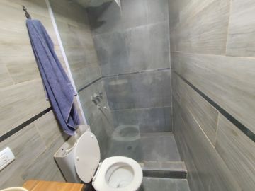 VENTA CASA 4 AMBIENTES MORENO