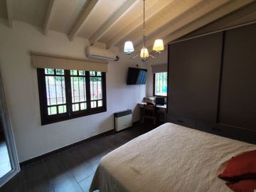 VENTA CASA 4 AMBIENTES MORENO