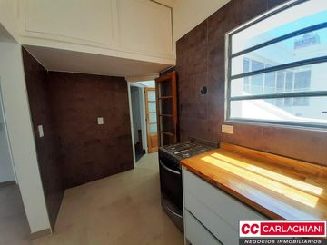 Importante casa en PA con cochera - Terraza con parrillero