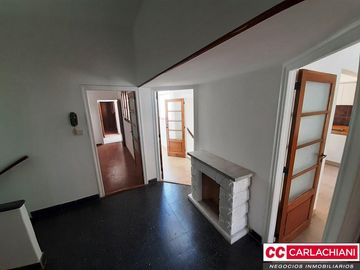 Importante casa en PA con cochera - Terraza con parrillero