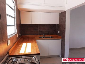 Importante casa en PA con cochera - Terraza con parrillero