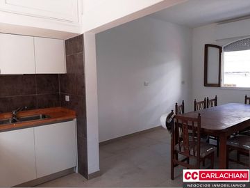 Importante casa en PA con cochera - Terraza con parrillero