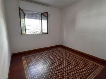 Importante casa en PA con cochera - Terraza con parrillero