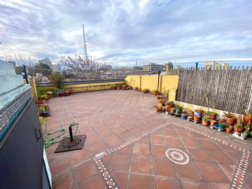 EXCELENTE PH 5 AMBIENTES CON TERRAZA QUINCHO Y PARRILLA EN BARRACAS VENTA