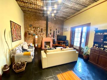 EXCELENTE PH 5 AMBIENTES CON TERRAZA QUINCHO Y PARRILLA EN BARRACAS VENTA