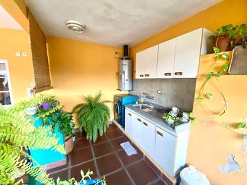 EXCELENTE PH 5 AMBIENTES CON TERRAZA QUINCHO Y PARRILLA EN BARRACAS VENTA