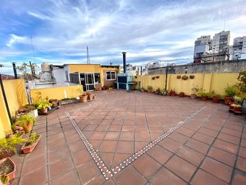 EXCELENTE PH 5 AMBIENTES CON TERRAZA QUINCHO Y PARRILLA EN BARRACAS VENTA