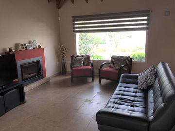 Casa con Piscina en venta en Fincas de Iraola I