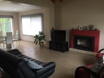 Casa con Piscina en venta en Fincas de Iraola I