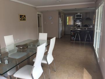 Casa con Piscina en venta en Fincas de Iraola I