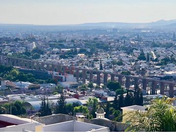 Casa en venta, zona segura y exclusiva con magnificas vistas a la ciudad