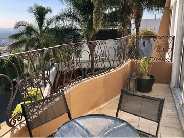 Casa en venta, zona segura y exclusiva con magnificas vistas a la ciudad
