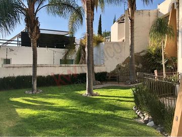 Casa en venta, zona segura y exclusiva con magnificas vistas a la ciudad