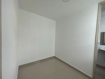 se vende moderna casa en Hacienda el Castillo-Jamundi