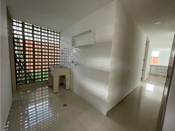 se vende moderna casa en Hacienda el Castillo-Jamundi