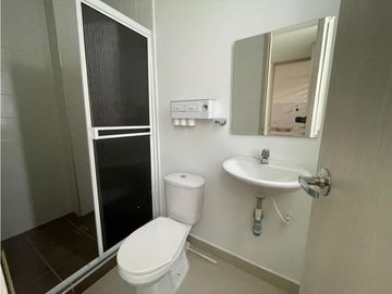 se vende moderna casa en Hacienda el Castillo-Jamundi