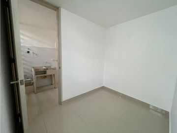 se vende moderna casa en Hacienda el Castillo-Jamundi