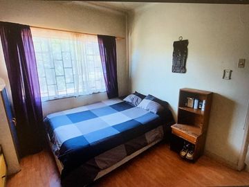 SE VENDE CASA CON GRAN TERRENO, SECTOR EL RETIRO