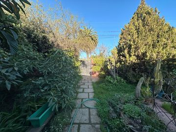 SE VENDE CASA CON GRAN TERRENO, SECTOR EL RETIRO