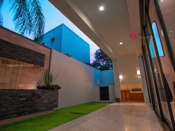 Casa de Lujo Moderna Pontevedra Puerta de hierro Andares Zapopan