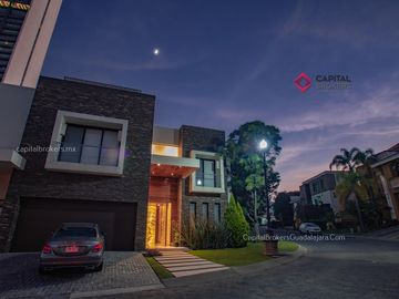 Casa de Lujo Moderna Pontevedra Puerta de hierro Andares Zapopan