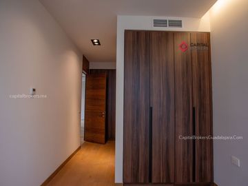 Departamento de Lujo zona Andares Legacy