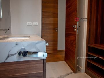 Departamento de Lujo zona Andares Legacy