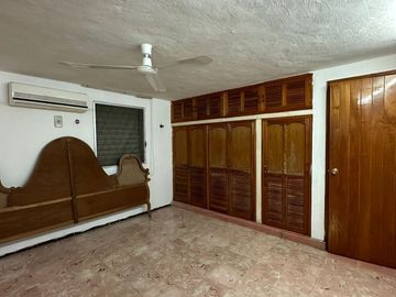 CASA EN FRACC DEL PARQUE AL ORINETE DE LA CIUDAD DE MÉRIDA