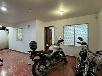 CASA EN FRACC DEL PARQUE AL ORINETE DE LA CIUDAD DE MÉRIDA