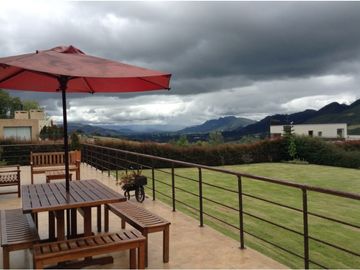 VENDO GRANDIOSA CASA CON VISTA AL VALLE DEL SOPO A 3 KM DE LA CALERA
