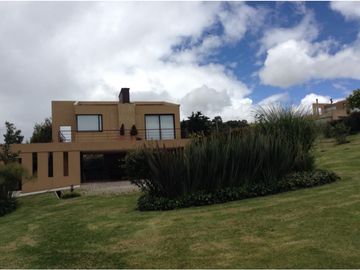 VENDO GRANDIOSA CASA CON VISTA AL VALLE DEL SOPO A 3 KM DE LA CALERA