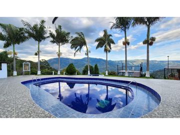 Venta de casa campestre en Copacabana