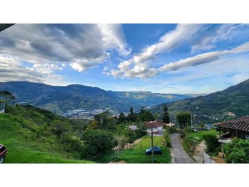 Venta de casa campestre en Copacabana
