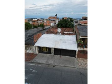 LOCAL SEGUNDO PISO EN VENTA PARA ESTRENAR CENTRO DE YUMBO