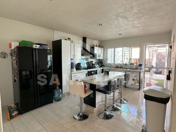 Fracc. Puerta Real: Increíble casa en venta