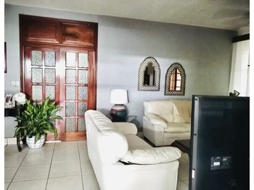 Venta de casa comercial en David, El Vedado.