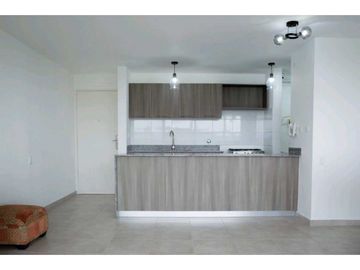 APARTAMENTO EN VENTA EN BRISAS DEL GOLF 3REC + DEN