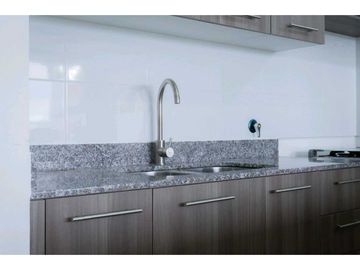 APARTAMENTO EN VENTA EN BRISAS DEL GOLF 3REC + DEN