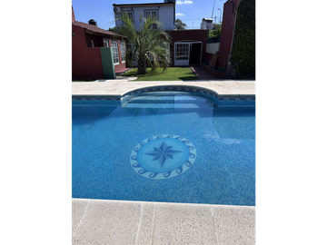 CASA BARRIO LORETO CON DOS LOTES!!