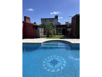 CASA BARRIO LORETO CON DOS LOTES!!