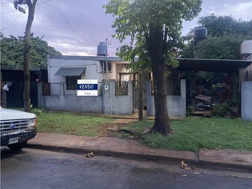 VENDO 3 CASAS EN TERRENO EN ESQUINA - POSADAS MNES