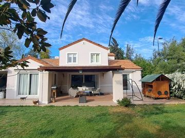 Casa en Venta en condominio Las Bandadas de Piedra Roja