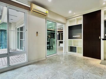 4 Bedroom House for sale at Laddarom Ekkamai-Ramintra